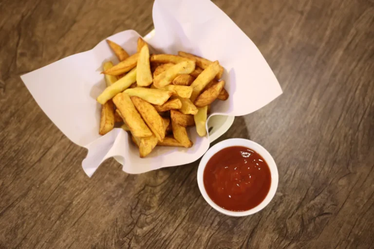 Pommes mit Dip